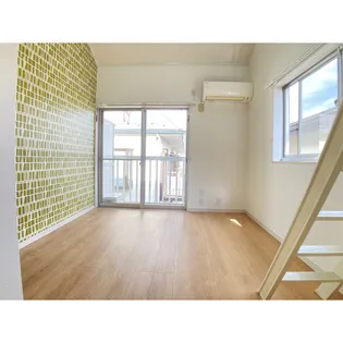 ビレッジハイム【2階】の居間