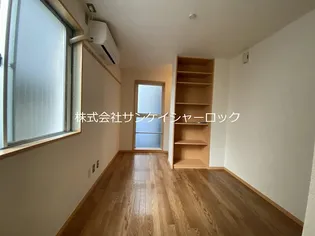 メゾン・ド・ノア国立東【1階】の居間