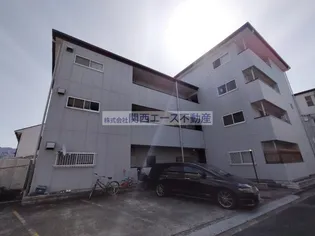 ビートル山本北E棟【1階】の外観