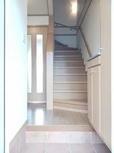 シャルマン フィーレ Dの玄関