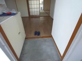 二宮ハイツ【2階】の玄関