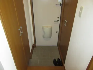 セレクトB棟【2階】の玄関