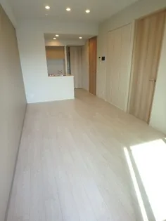 シーズンフラッツ青葉通一番町【6階】の居間