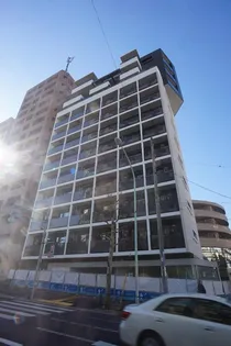 東京都新宿区市谷仲之町【マンション】の外観