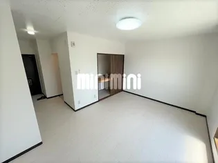 メローハウス【2階】の居間