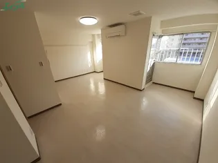 ベース四日市【5階】の居間