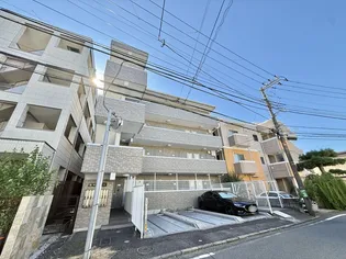 ヒルズ青山【4階】の外観