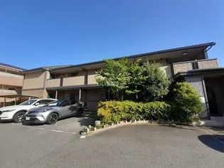 クレセントコート B棟【1階】の外観