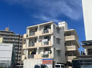 メゾンラパースの画像