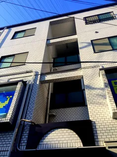 ツインビル森本1番館【3階】の外観