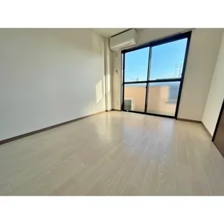 ペルル渡辺【2階】の内装