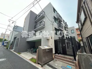 ウェルスクエアイズム明大前【2階】の外観