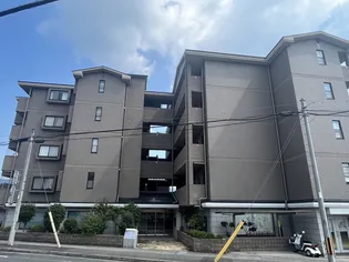 ウイステリア参番館【3階】の外観