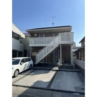 マックィーン【2階】の外観