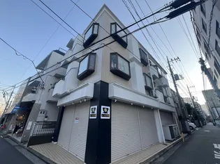 カ-サ・トミ-の外観