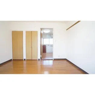 ヴィラージュ【2階】の居間