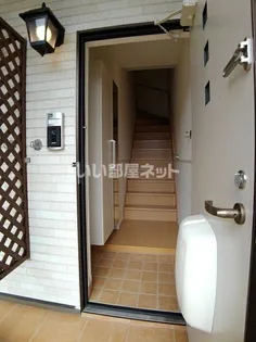 ラ・アクア ウエスト【2階】の玄関