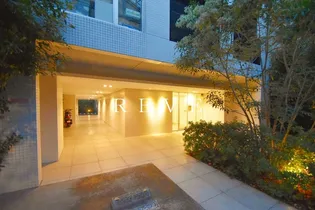 パークサイド湯島台【5階】の外観