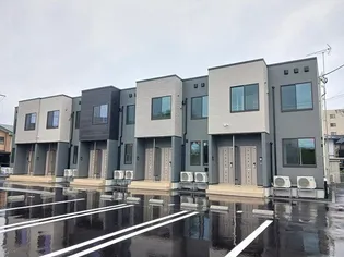 イ・ミリ ジーティーブイ【1階】の外観