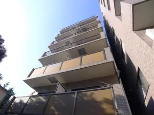 ファミール伸和【6階】の外観