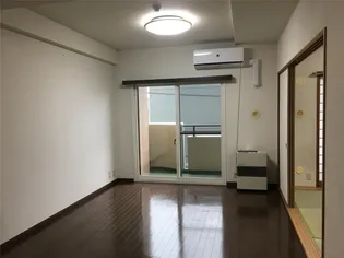 ライオンズマンション山王第2【4階】の居間