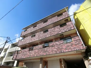 リーフジャルダン総持寺駅前の画像