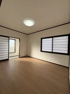 第三グリーンハイツ【2階】の居間