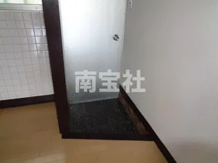 正村ハイツ【1階】の玄関