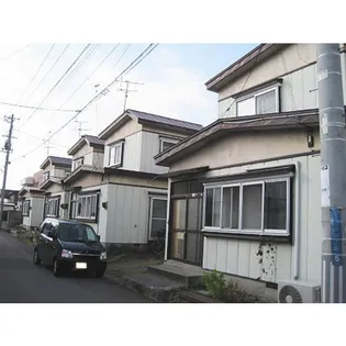 青森県弘前市大字城東4【一戸建】の外観