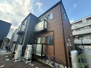 clar【1階】の外観