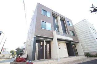 ララ アイエスオ-【1階】の外観