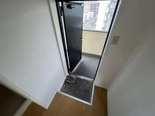 サンコート神宮東【8階】の玄関