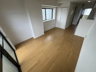 サンコート神宮東【8階】の居間