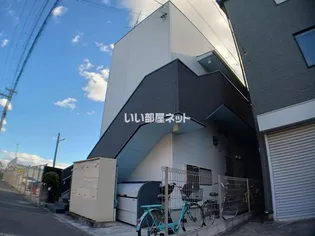 ベイルート【1階】の外観