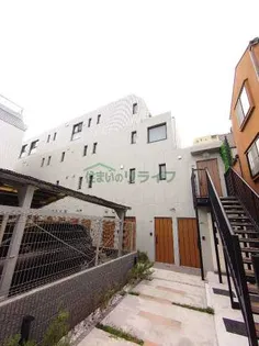 ウェルスクエアイズム四谷大京町の外観