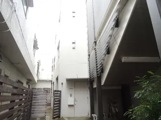 東京都世田谷区代沢2【マンション】の外観