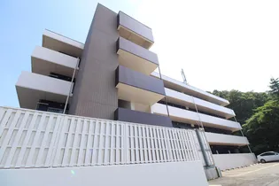 156南中山マンション【2階】の外観