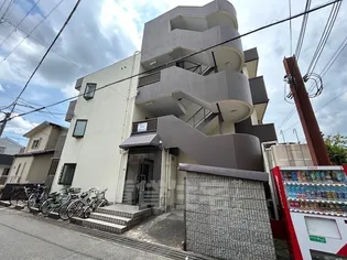 フルブルーム【2階】の外観