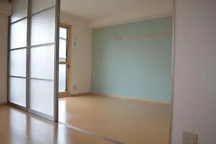 リビングタウン宇多津東 A棟【1階】の居間