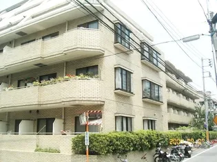 東京都新宿区市谷薬王寺町【マンション】の外観