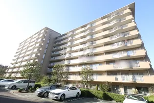 東京都多摩市豊ヶ丘3【マンション】の外観