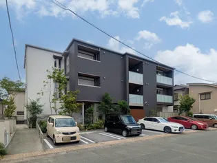 シャーメゾンローツェ国府【1階】の外観