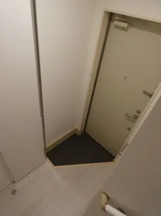 ラウレア西千葉【1階】の玄関