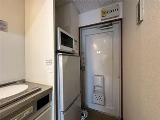 ミルキーウェイイースト棟【4階】の玄関