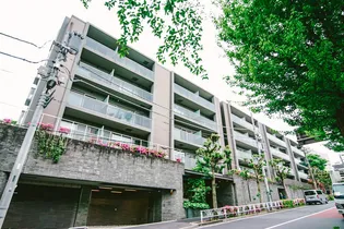 フレンシア外苑西【7階】の外観