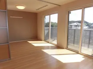 プラウド上田島A棟【2階】の居間