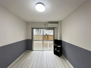 ミルキーウェイサウス棟【2階】の居間