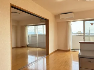 カスティージョ二の宮【6階】の居間