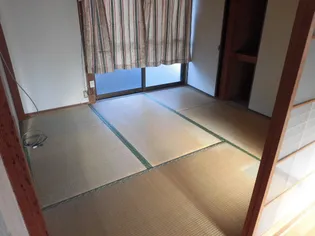 成松ハイツII【2階】の居間