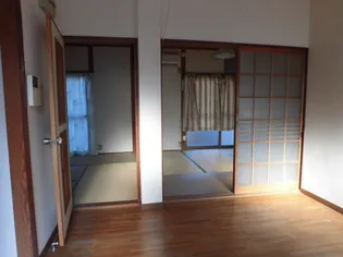 成松ハイツII【2階】の居間